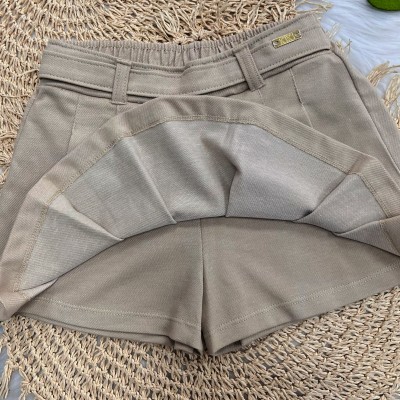 Conj. Blusa Off Laço Dourado e Shorts Saia Areia